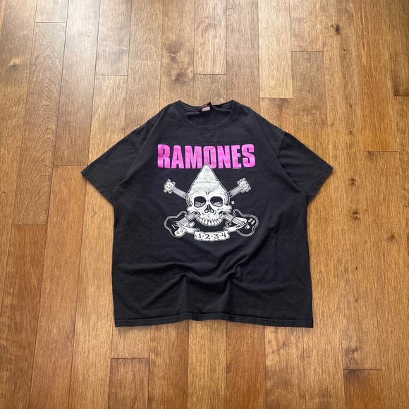 Ramones Other - Vintage 2006 Ramones “Gabbs Gabba Hey” licensed graphic band tee
